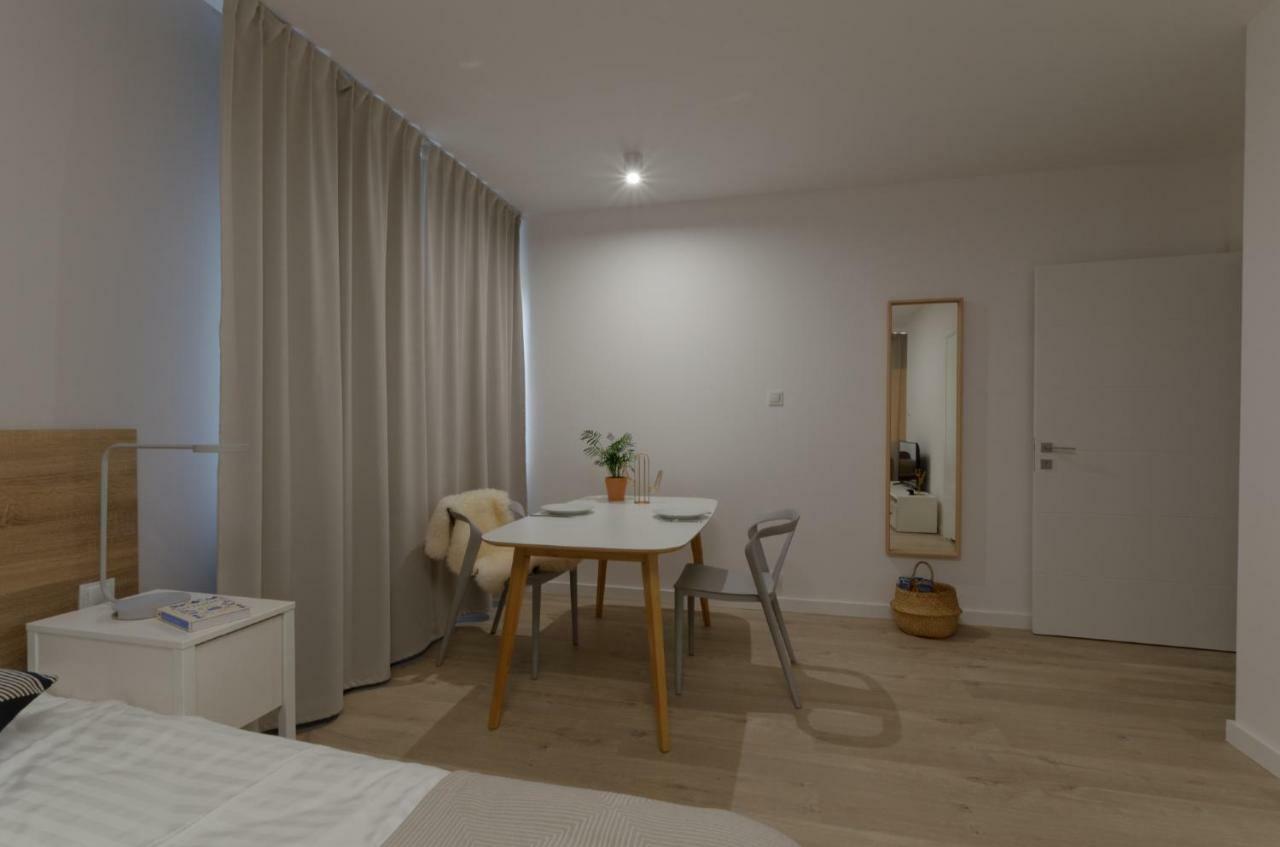 Apple Green Apartments พอซนาน ภายนอก รูปภาพ