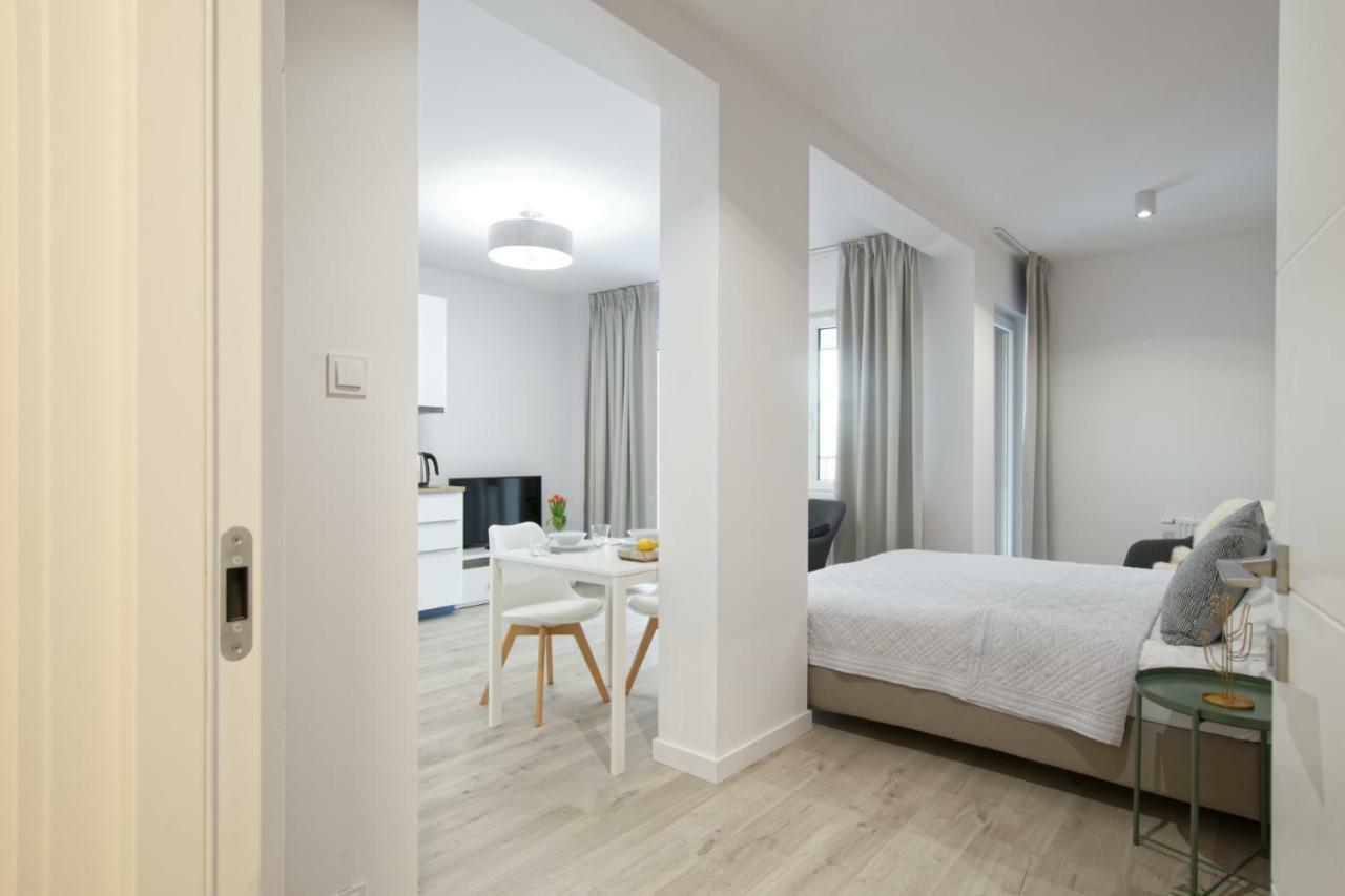 Apple Green Apartments พอซนาน ภายนอก รูปภาพ