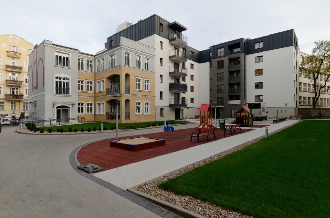 Apple Green Apartments พอซนาน ภายนอก รูปภาพ