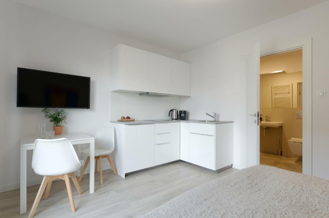 Apple Green Apartments พอซนาน ภายนอก รูปภาพ