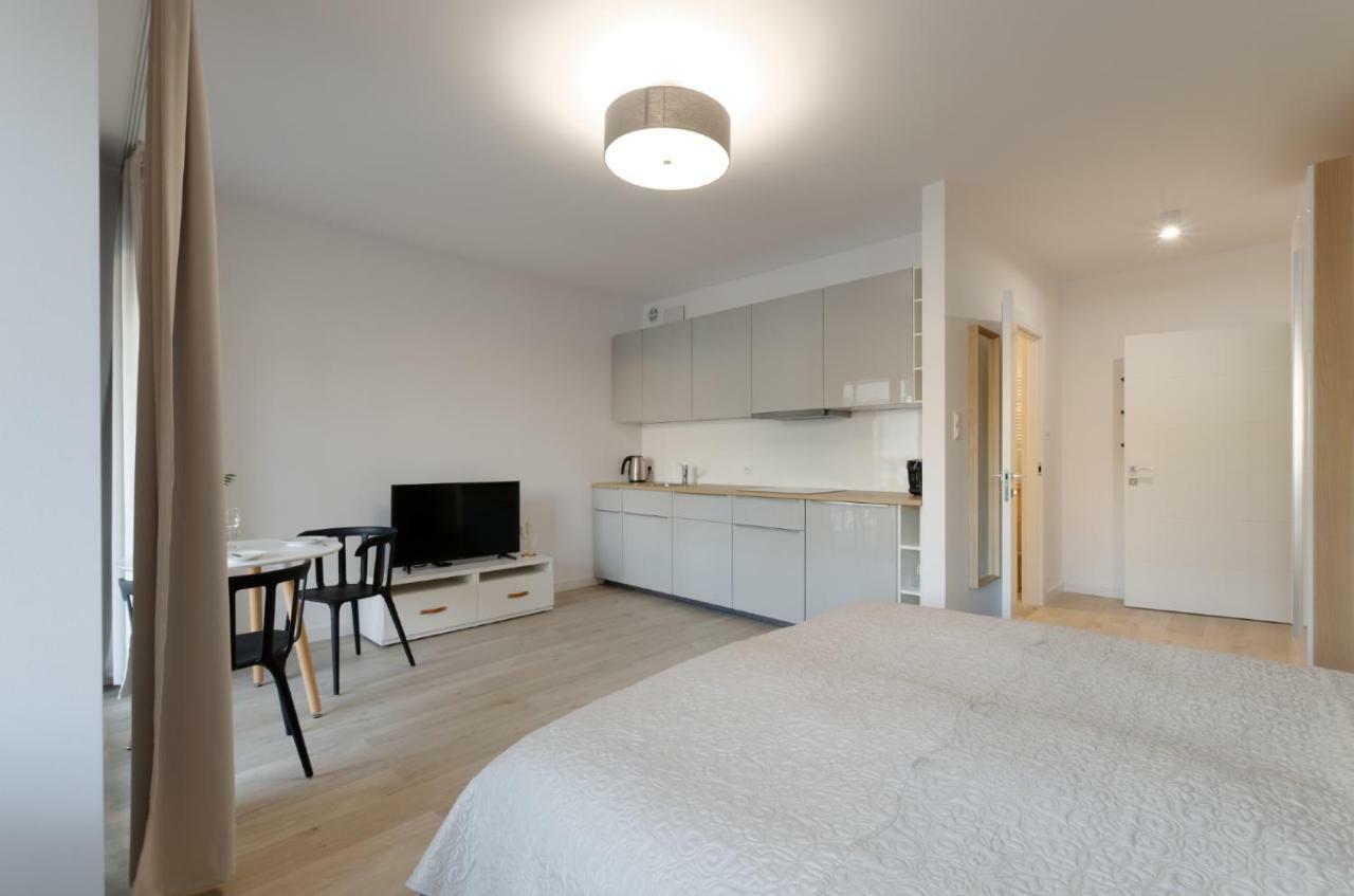 Apple Green Apartments พอซนาน ภายนอก รูปภาพ