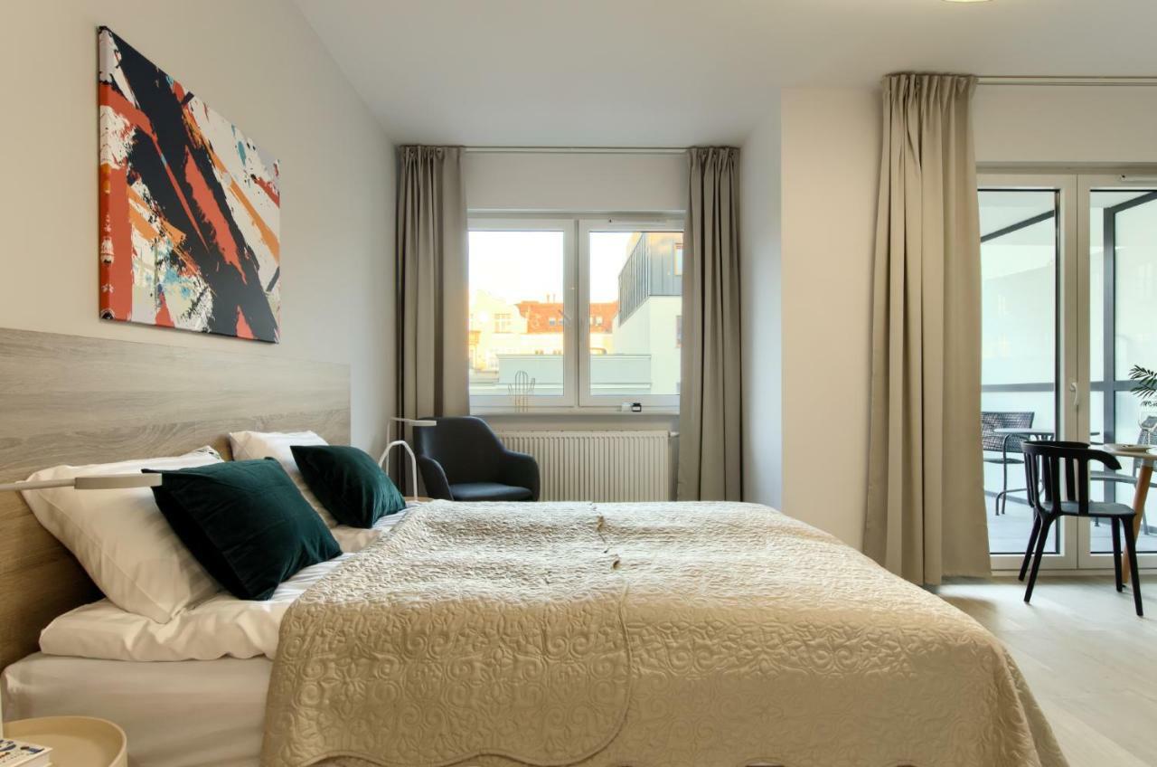 Apple Green Apartments พอซนาน ภายนอก รูปภาพ