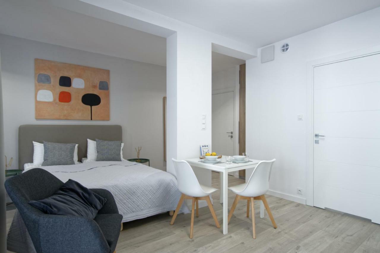 Apple Green Apartments พอซนาน ภายนอก รูปภาพ